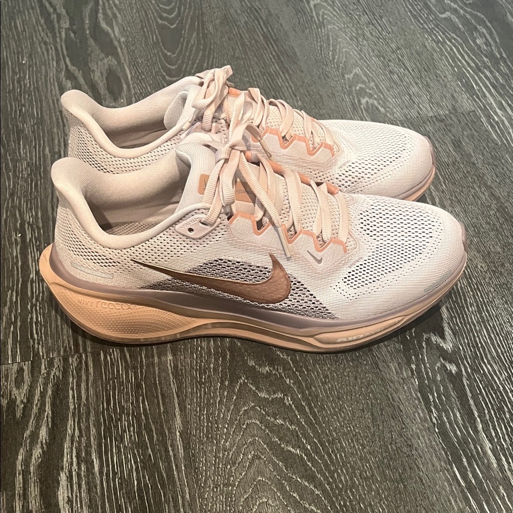 Nike Women's Shoes Pegasus 41 9.5 - Picture 3 of 5